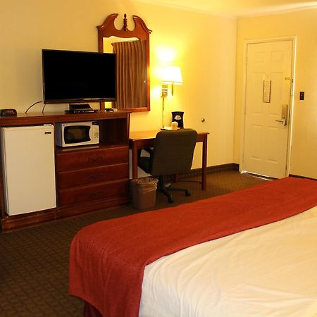 Killen Lake View Inn & Suites מראה חיצוני תמונה