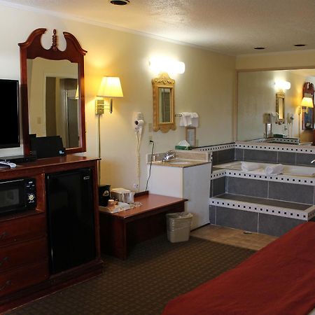 Killen Lake View Inn & Suites מראה חיצוני תמונה