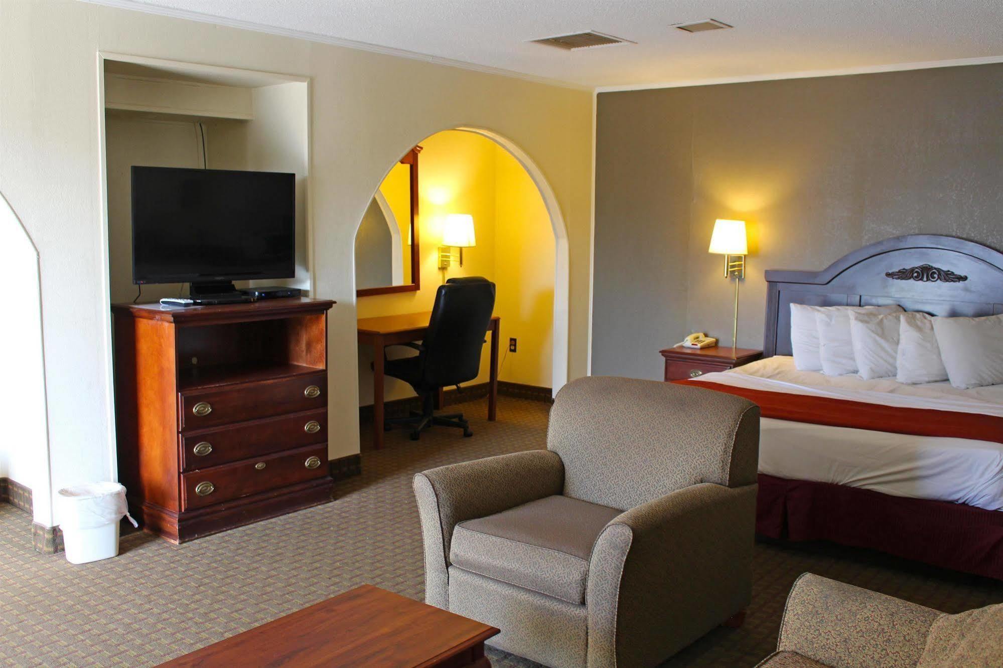 Killen Lake View Inn & Suites מראה חיצוני תמונה